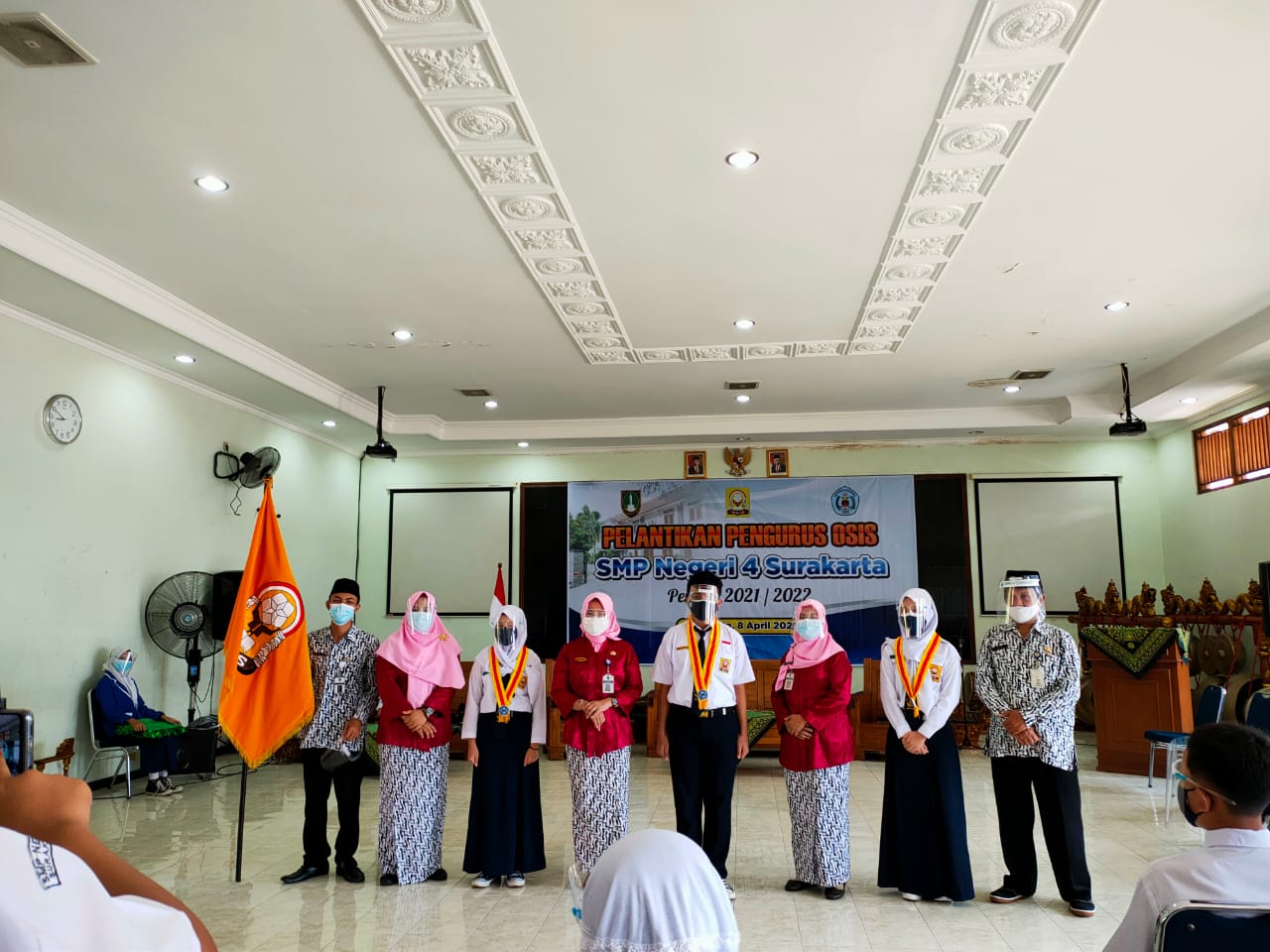 Pelantikan Pengurus OSIS Periode 2021/2022 SMP Negeri 4 Surakarta