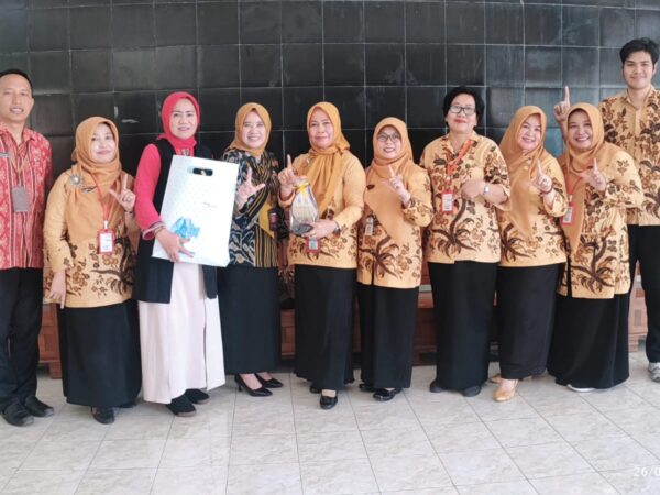 Kunjungan MGMP Bahasa Indonesia Kabupaten Magelang Ke SMP Negeri 4 Surakarta