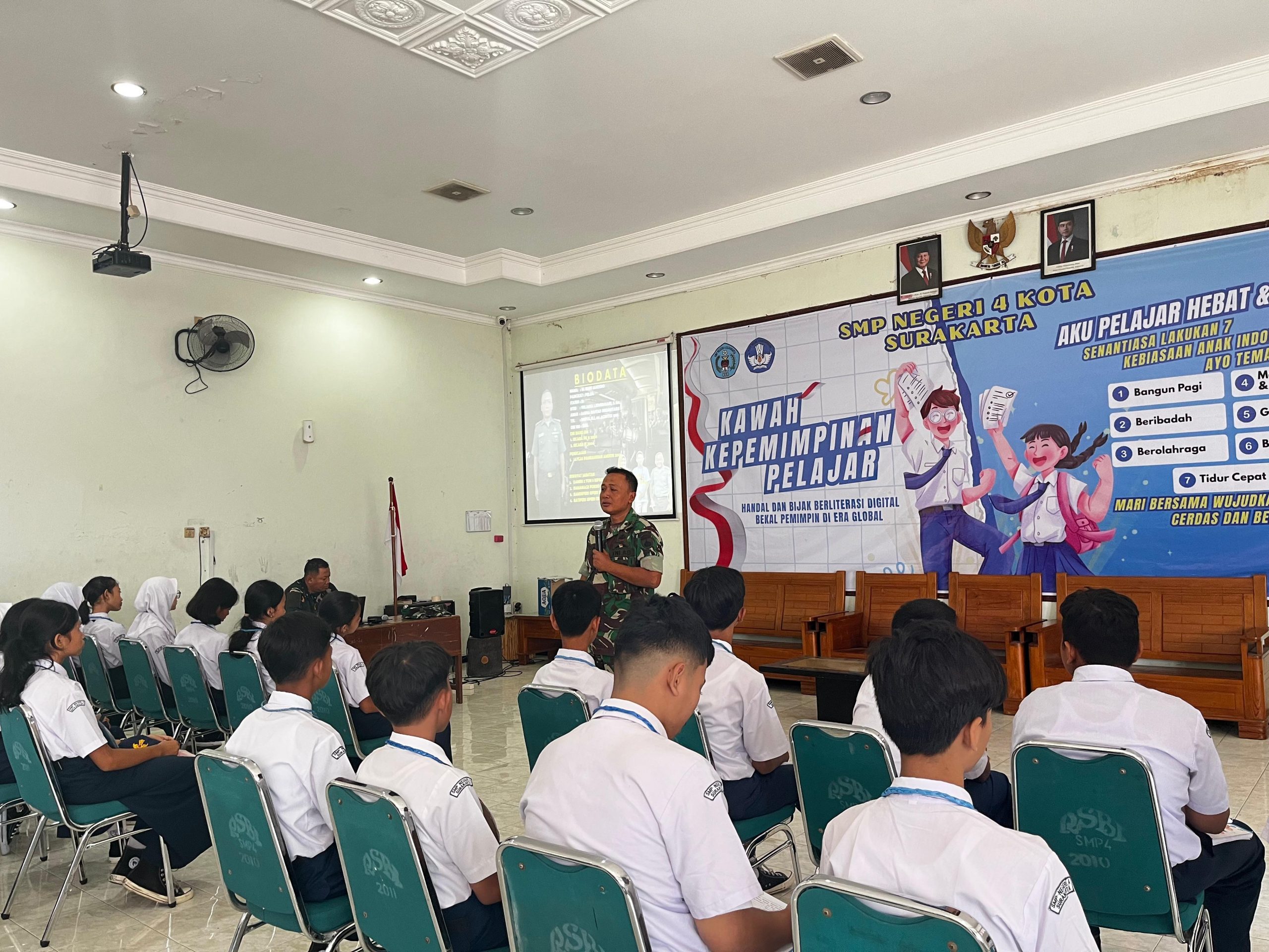 MEMBANGUN JIWA KEPEMIMPINAN MASA DEPAN: LDKS OSIS SMP NEGERI 4 SURAKARTA TAHUN 2025 MEMBANGUN JIWA KEPEMIMPINAN MASA DEPAN: LDKS OSIS SMP NEGERI 4 SURAKARTA TAHUN 2025