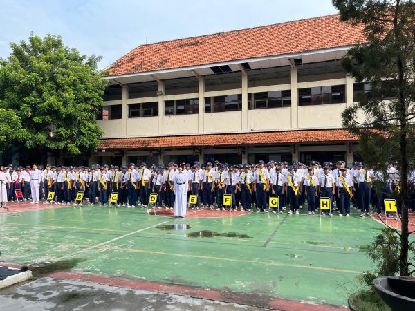 "Upacara Hari Pahlawan 10 November : Refleksi dan Inspirasi bagi Generasi Muda