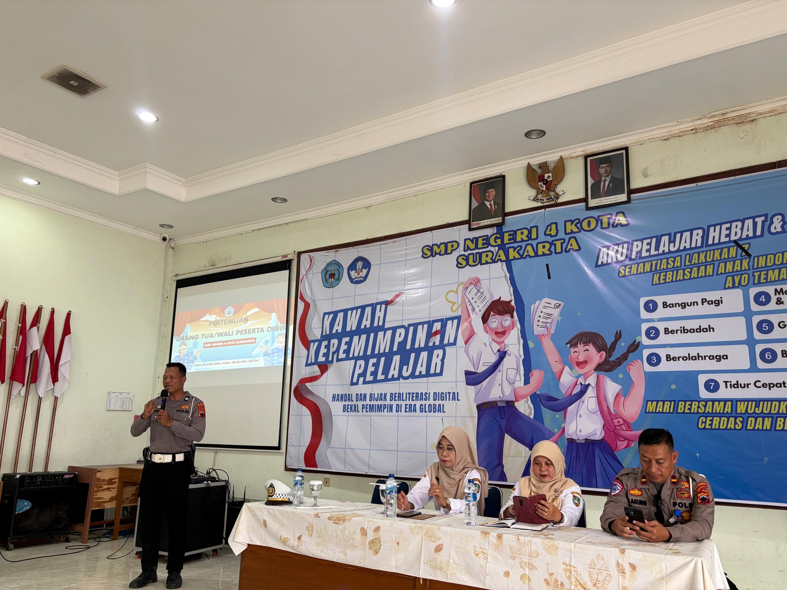 SMP Negeri 4 Kota Surakarta Gelar Sosialisasi Program Sekolah dan Tertib Berlalu Lintas, Polresta Ikut Hadir Ingatkan Siswa Soal Usia Berkendara