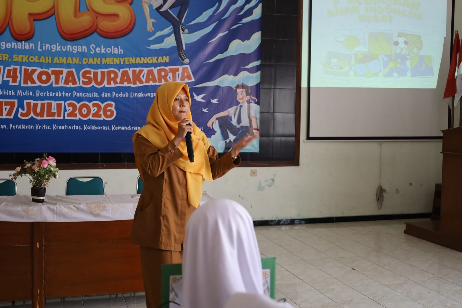 Semangat Pagi! MPLS Hari Kedua SMPN 4 Surakarta Diwarnai Placement Test dan Penguatan Keberagaman Semangat Pagi! MPLS Hari Kedua SMPN 4 Surakarta Diwarnai Placement Test dan Penguatan Keberagaman