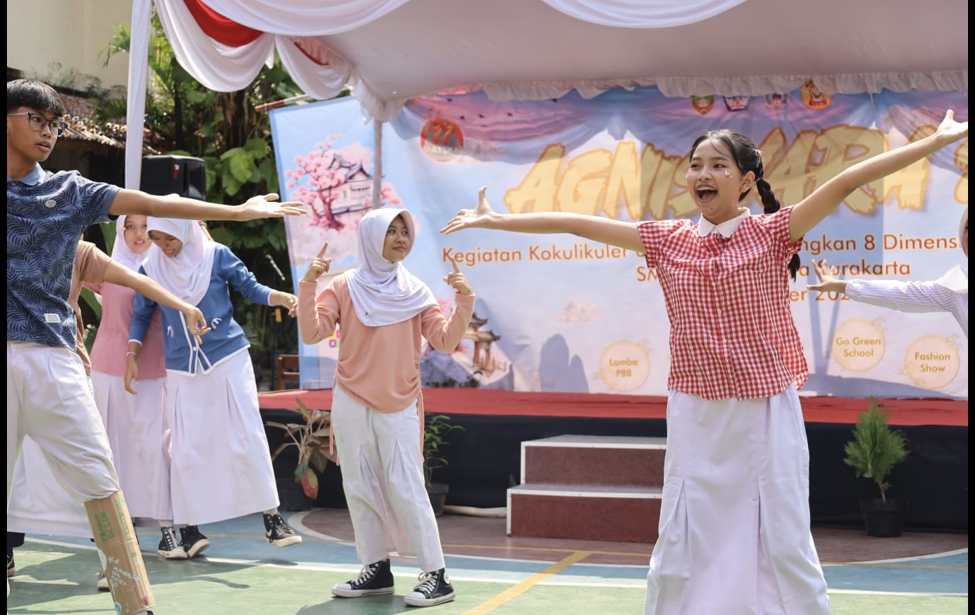 PENTAS SENI, FASION SHOW dan BAZAR MERIAHKAN PERAYAAN HUT SMP NEGERI 4 SURAKARTA 2026